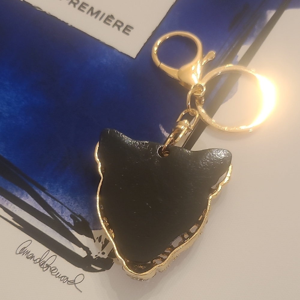 Gold and Crystal Leopard Keychain - Picture 4 of 5